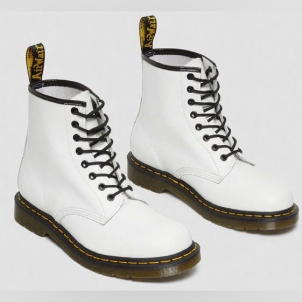 Dr Marten’s 1460 smooth leather lace up boots